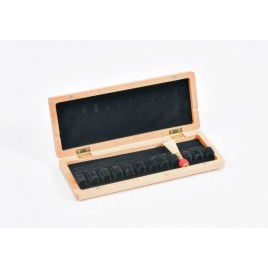 11-place reed box, natural